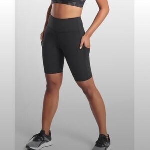 EUC! Athleta Black Bike Shorts HIGH RISE  ULTIMATE STASH POCKET 9" inseam